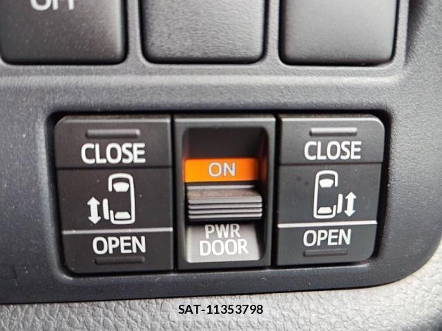 Toyota ESQUIRE 2015-12 8879652-13