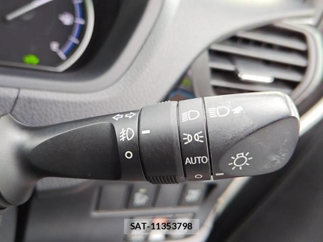 Toyota ESQUIRE 2015-12 8879652-15