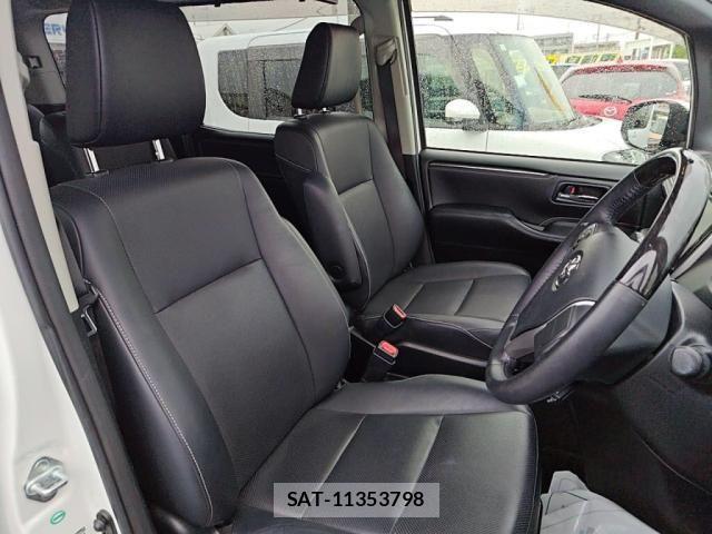 Toyota ESQUIRE 2015-12 8879652-20