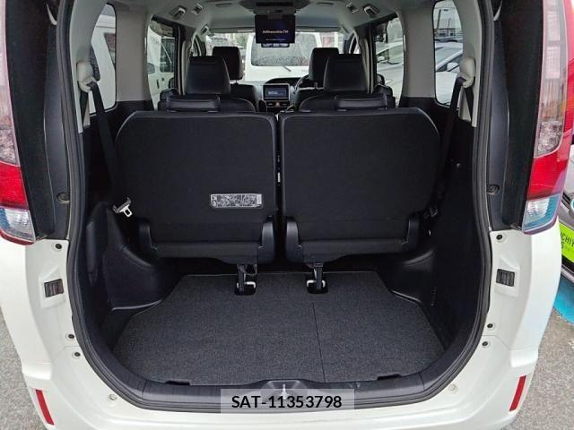 Toyota ESQUIRE 2015-12 8879652-24