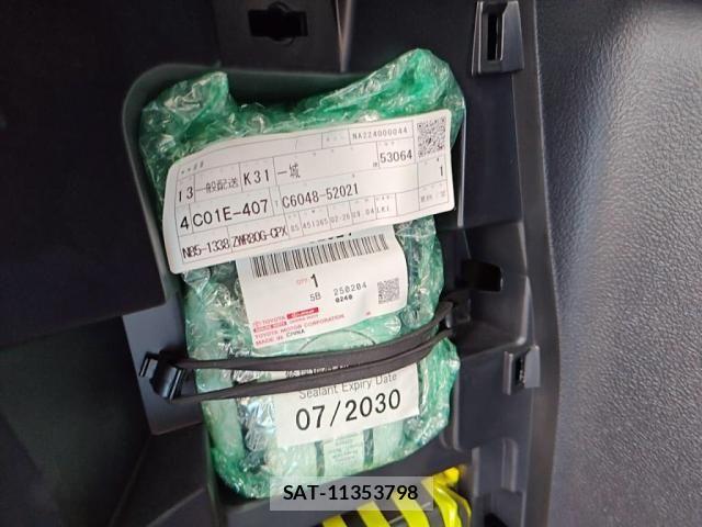Toyota ESQUIRE 2015-12 8879652-29