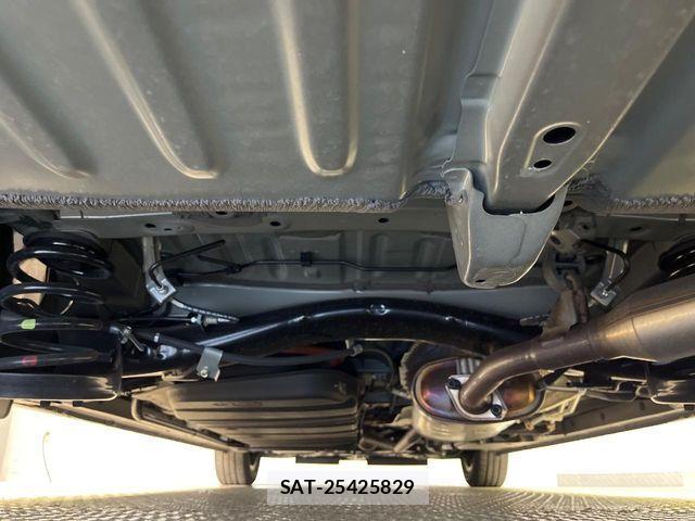 Toyota ESQUIRE 2021-06 8879646-18