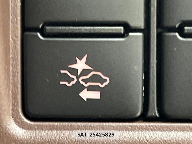 Toyota ESQUIRE 2021-06 8879646-6