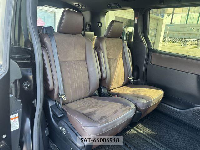 Toyota ESQUIRE 2018-03 8879650-9