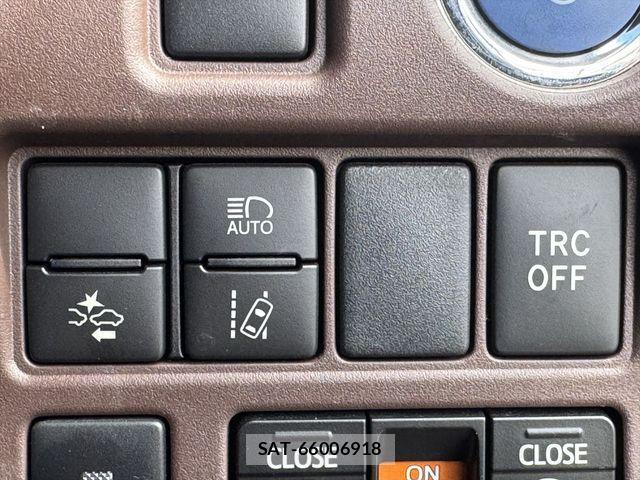 Toyota ESQUIRE 2018-03 8879650-21