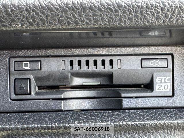 Toyota ESQUIRE 2018-03 8879650-23
