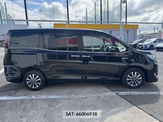 Toyota ESQUIRE 2018-03 8879650-3