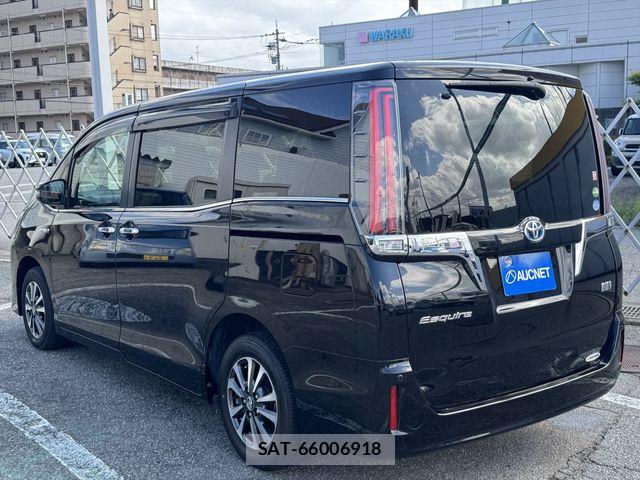 Toyota ESQUIRE 2018-03 8879650-6