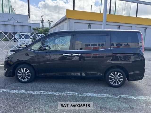 Toyota ESQUIRE 2018-03 8879650-7