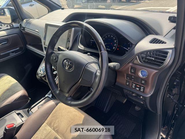 Toyota ESQUIRE 2018-03 8879650-8