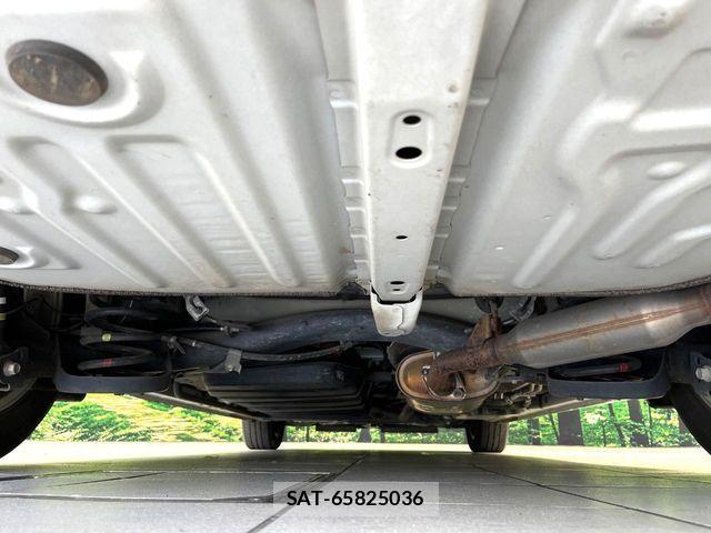 Toyota ESQUIRE 2018-01 8879649-18