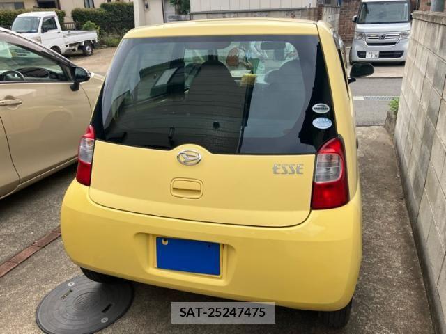 Daihatsu ESSE 2010-06 7562081-3