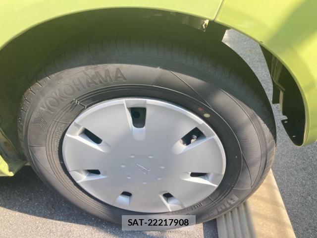 Daihatsu ESSE 2009-06 8129957-4
