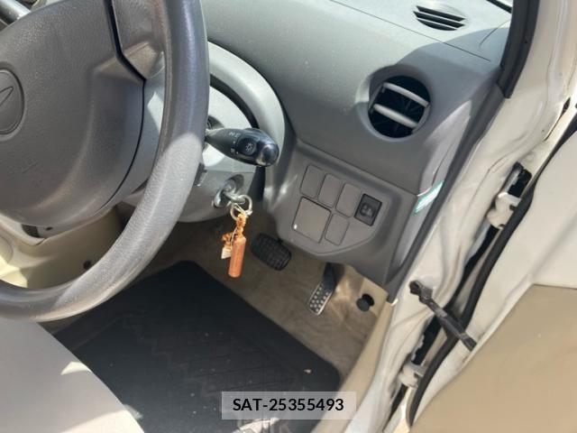 Daihatsu ESSE 2006-01 8129956-10