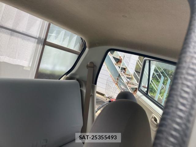 Daihatsu ESSE 2006-01 8129956-13