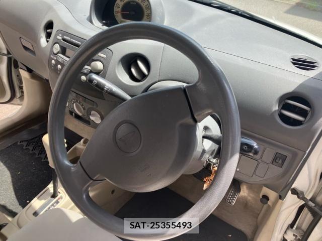 Daihatsu ESSE 2006-01 8129956-8