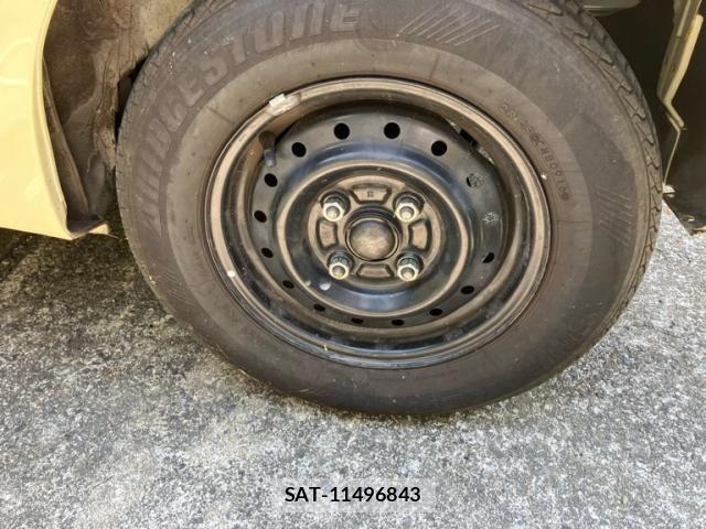 Daihatsu ESSE 2009-08 8524794-6