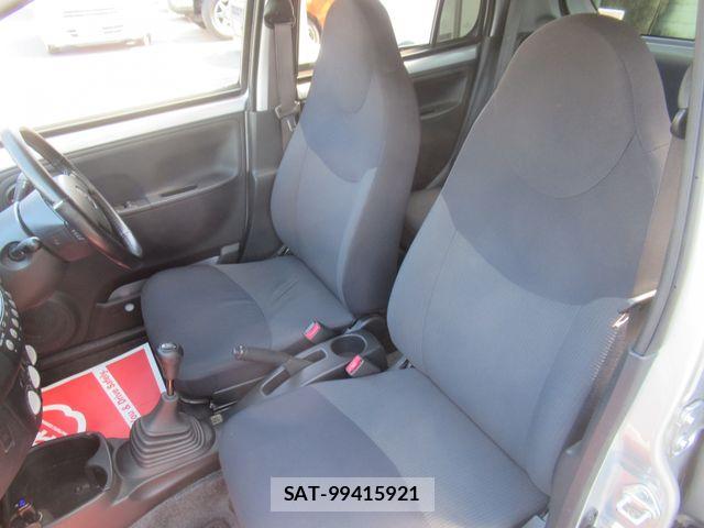 Daihatsu ESSE 2009-09 8561820-9