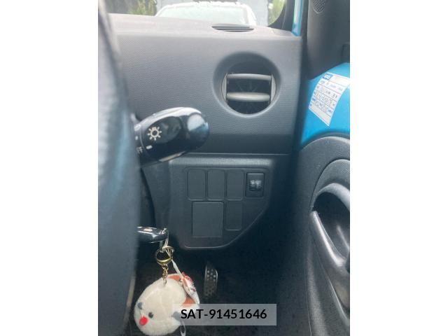 Daihatsu ESSE 2010-07 8780127-8