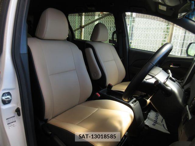 Toyota ESTIMA 2017-06 1172885-5