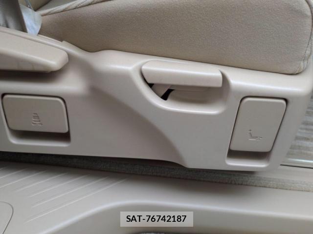 Toyota ESTIMA 2015-04 7250737-21