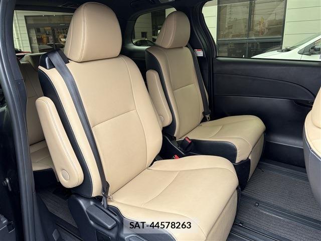 Toyota ESTIMA 2017-05 7454176-16