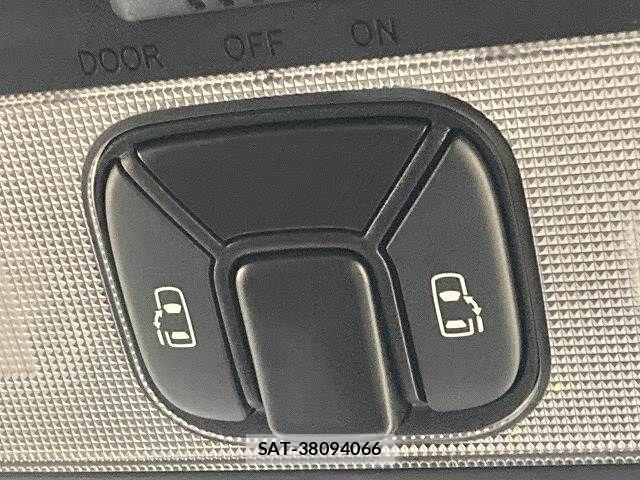 Toyota ESTIMA 2017-07 7500482-7