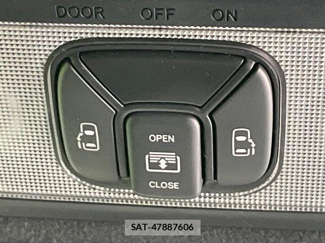 Toyota ESTIMA 2017-06 7723127-5