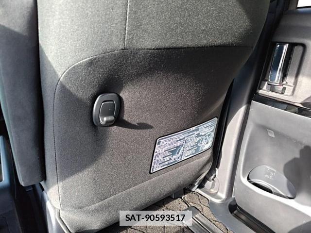 Toyota ESTIMA 2017-07 7784745-21