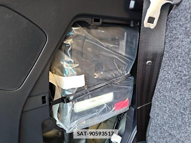 Toyota ESTIMA 2017-07 7784745-28