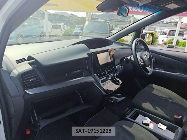 Toyota ESTIMA 2017-02 8099047-21
