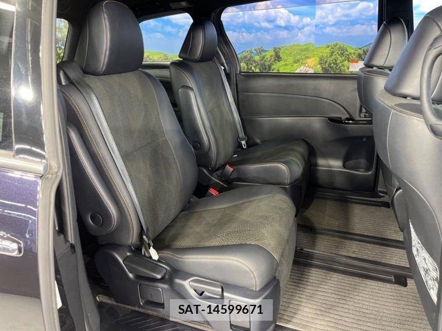 Toyota ESTIMA 2016-12 8207440-9