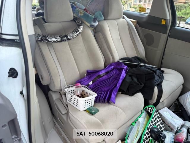 Toyota ESTIMA 2008-09 8335760-6