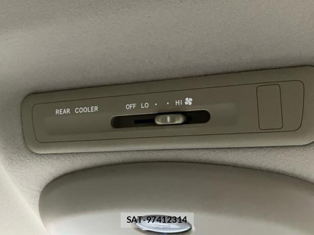 Toyota ESTIMA 2008-01 8335764-23