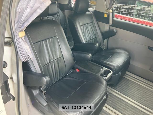 Toyota ESTIMA 2006-05 8365788-12