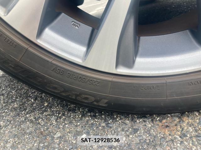 Toyota ESTIMA 2018-01 8438105-4