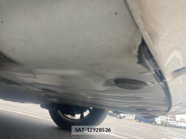 Toyota ESTIMA 2018-01 8438105-5