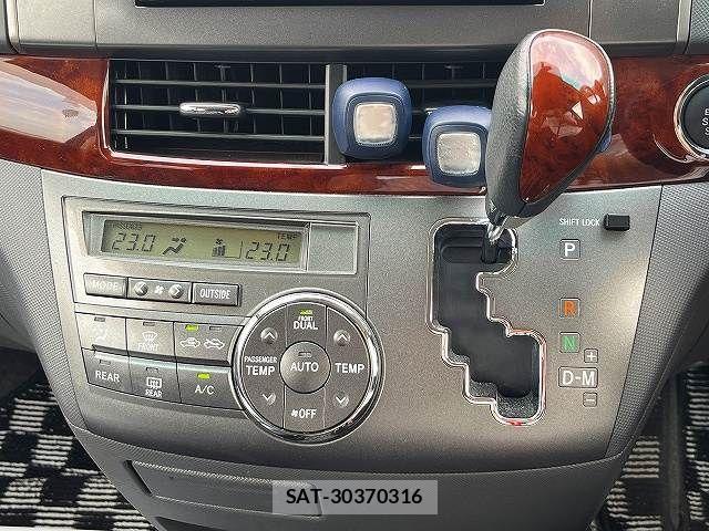Toyota ESTIMA 2012-04 8561823-24