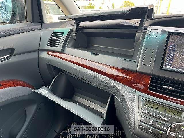 Toyota ESTIMA 2012-04 8561823-25