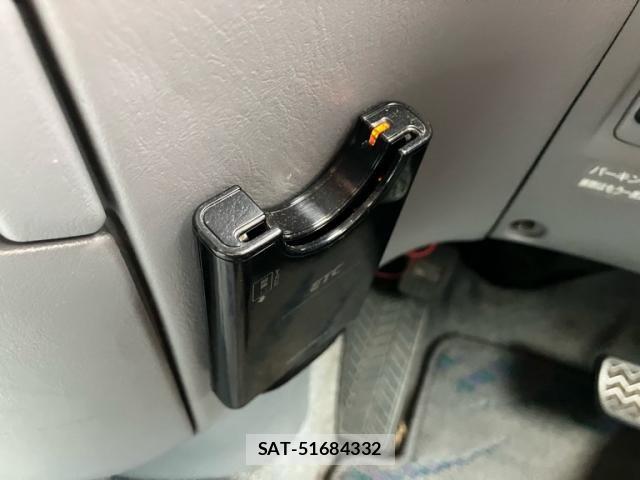 Toyota ESTIMA 2003-02 8561828-19