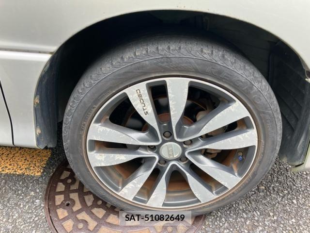 Toyota ESTIMA 2004-07 8561829-8