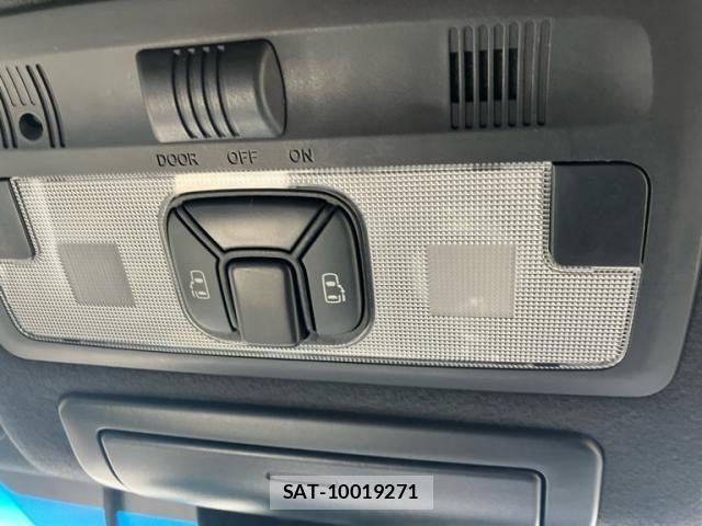 Toyota ESTIMA 2017-09 8561825-24