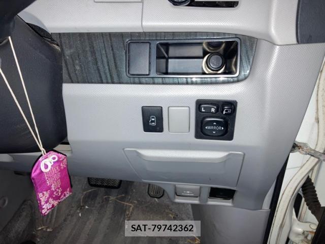 Toyota ESTIMA 2006-05 8666112-17