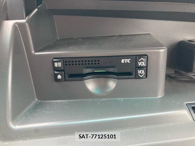 Toyota ESTIMA 2009-11 8795898-11
