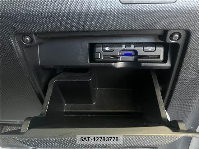 Toyota ESTIMA 2018-01 8828926-17