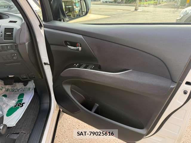 Toyota ESTIMA 2013-06 8879658-5