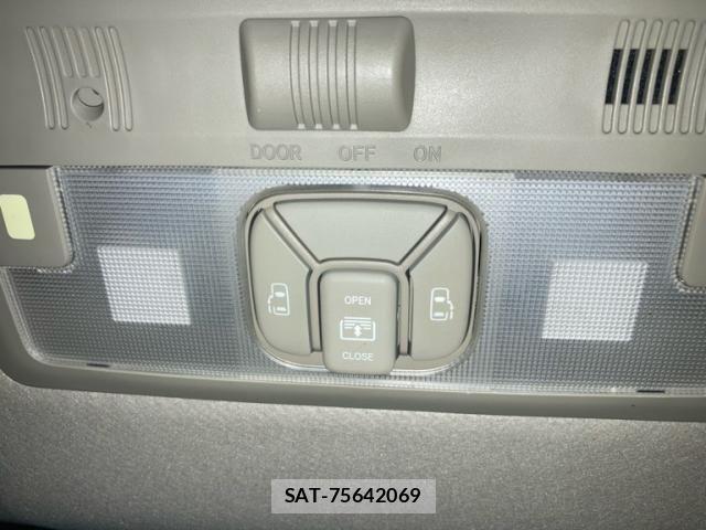 Toyota ESTIMA 2007-10 8883596-21