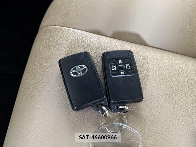 Toyota ESTIMA 2017-11 8145781-27
