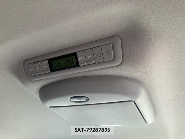 Toyota ESTIMA 2009-10 8245161-17