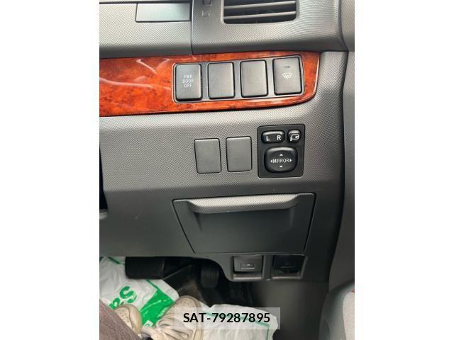 Toyota ESTIMA 2009-10 8245161-25